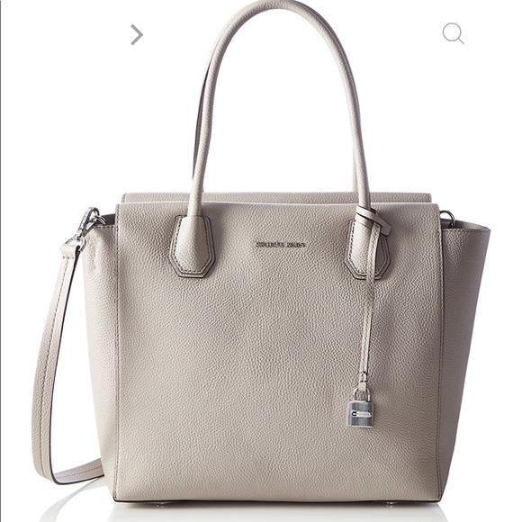 Michael Kors Handbags - Michael Kors Pebbled textile Leather hand bag